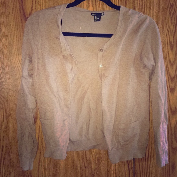 ❌SOLD❌ Beige cardigan - Picture 1 of 3